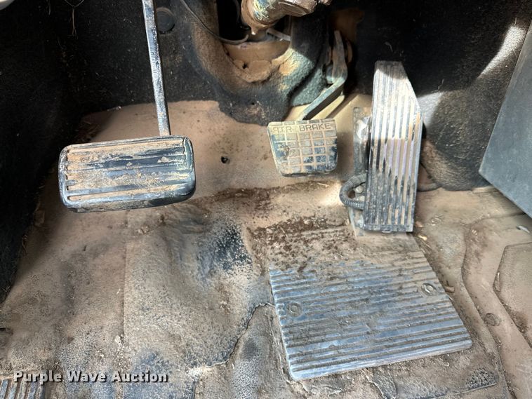 image for item DK6536 1993 Mack CH613 manure spreader truck