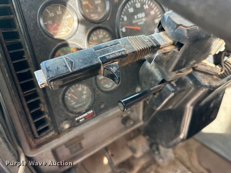 image for item DK6536 1993 Mack CH613 manure spreader truck