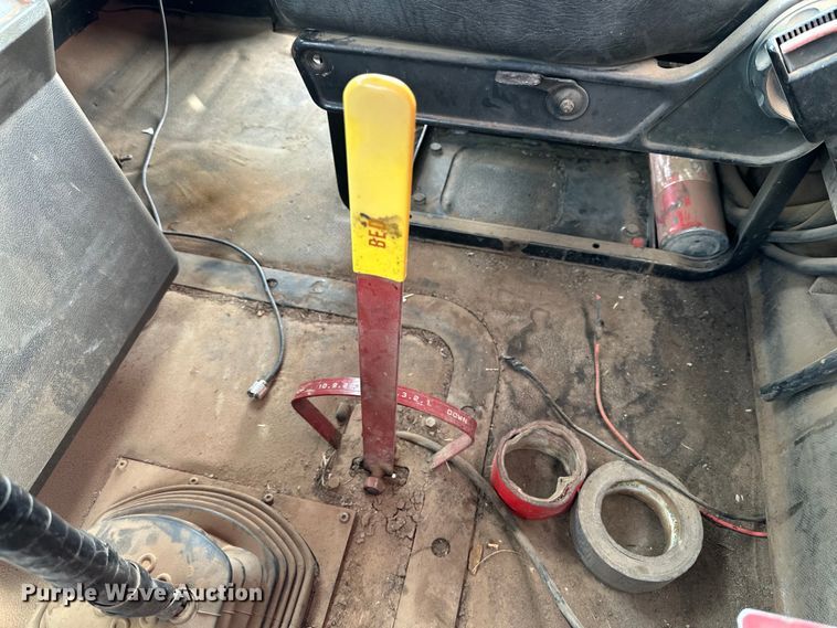 image for item DK6536 1993 Mack CH613 manure spreader truck