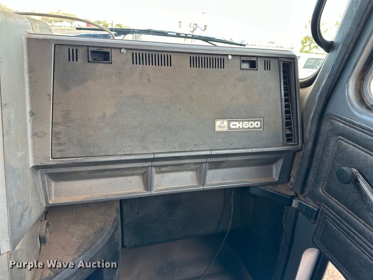 image for item DK6536 1993 Mack CH613 manure spreader truck