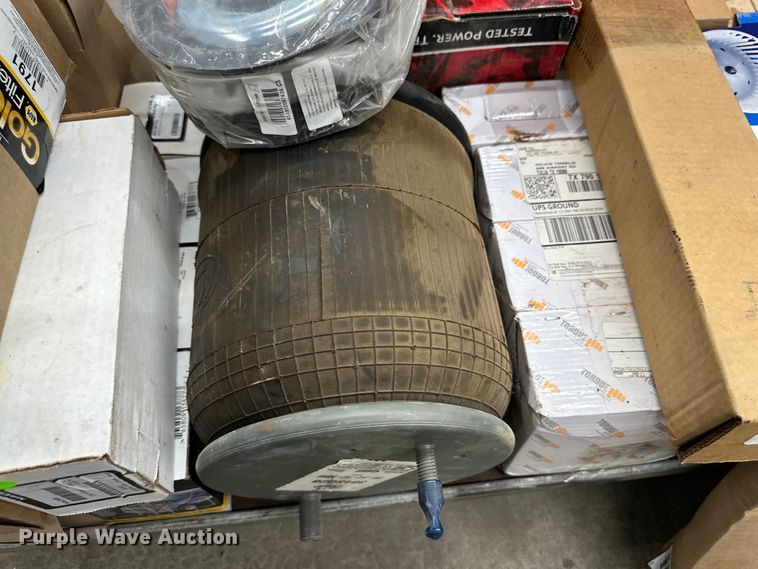 image for item DK6536 1993 Mack CH613 manure spreader truck