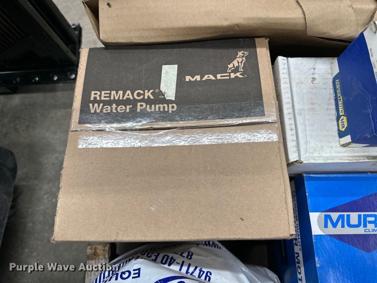 image for item DK6536 1993 Mack CH613 manure spreader truck