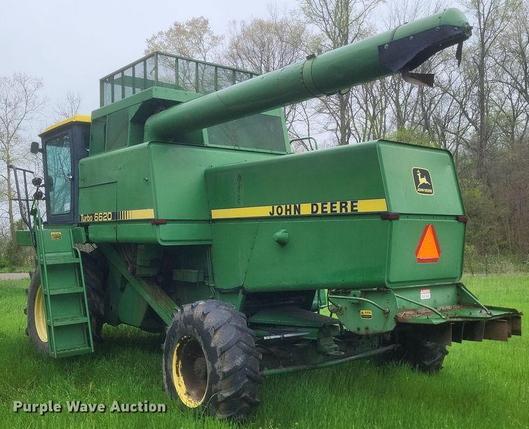 image for item DO4886 1983 John Deere Turbo 6620 RWA combine