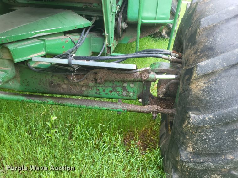 image for item DO4886 1983 John Deere Turbo 6620 RWA combine
