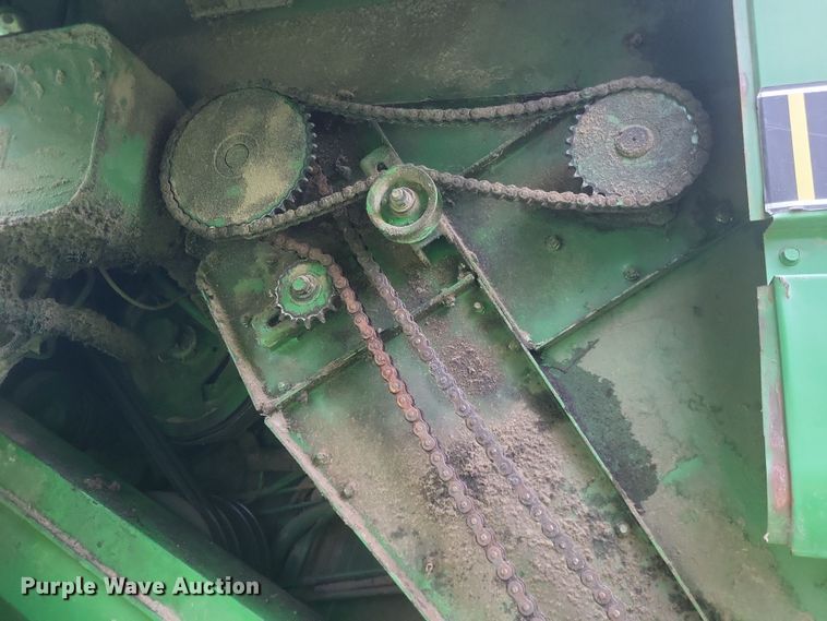 image for item DO4886 1983 John Deere Turbo 6620 RWA combine