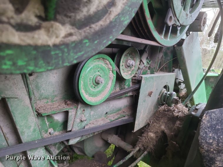 image for item DO4886 1983 John Deere Turbo 6620 RWA combine