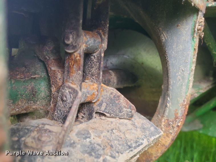 image for item DO4886 1983 John Deere Turbo 6620 RWA combine