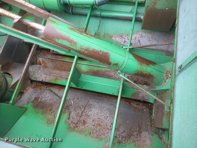 image for item DO4886 1983 John Deere Turbo 6620 RWA combine