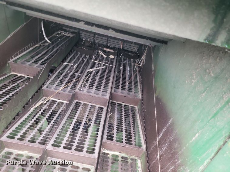 image for item DO4886 1983 John Deere Turbo 6620 RWA combine