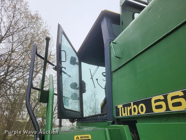 image for item DO4886 1983 John Deere Turbo 6620 RWA combine