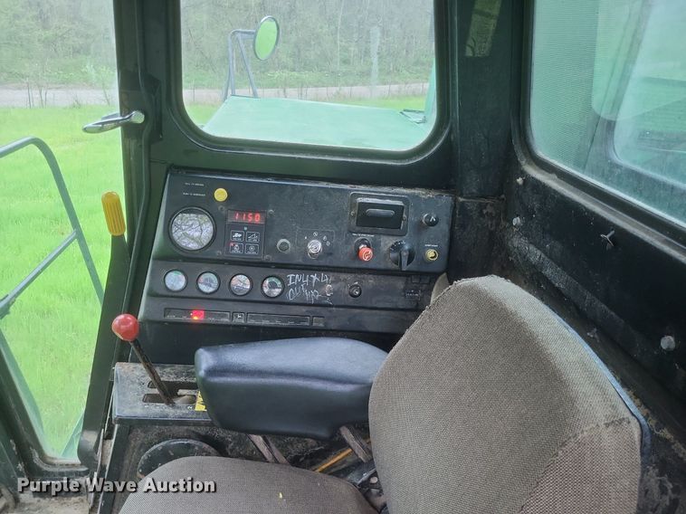 image for item DO4886 1983 John Deere Turbo 6620 RWA combine