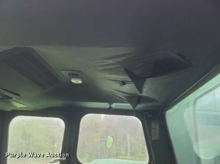 image for item DO4886 1983 John Deere Turbo 6620 RWA combine