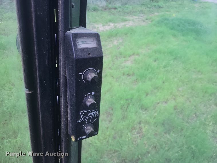 image for item DO4886 1983 John Deere Turbo 6620 RWA combine