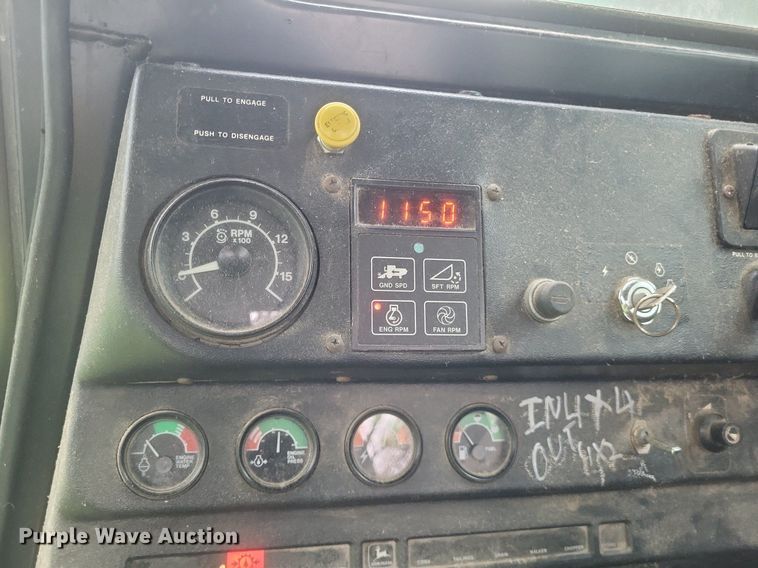 image for item DO4886 1983 John Deere Turbo 6620 RWA combine