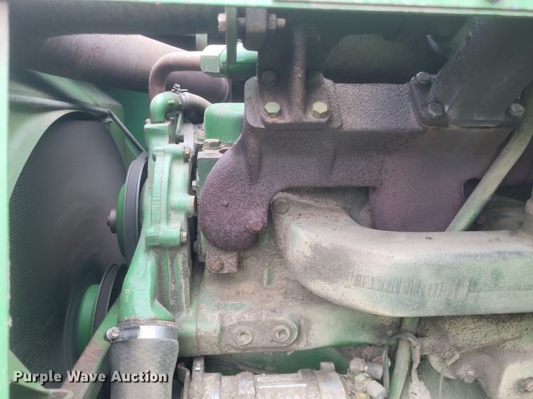 image for item DO4886 1983 John Deere Turbo 6620 RWA combine