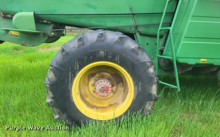 image for item DO4886 1983 John Deere Turbo 6620 RWA combine