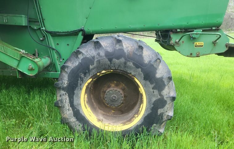 image for item DO4886 1983 John Deere Turbo 6620 RWA combine