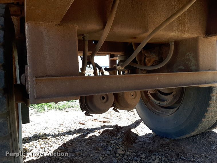 image for item DP2788 1992 Trailmobile F81T-5JA flatbed trailer