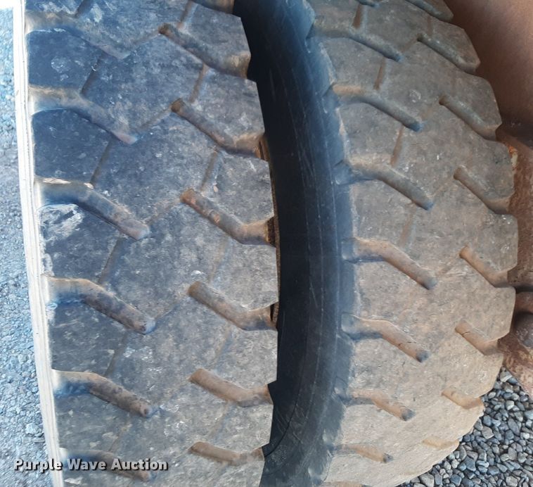 image for item DP2788 1992 Trailmobile F81T-5JA flatbed trailer