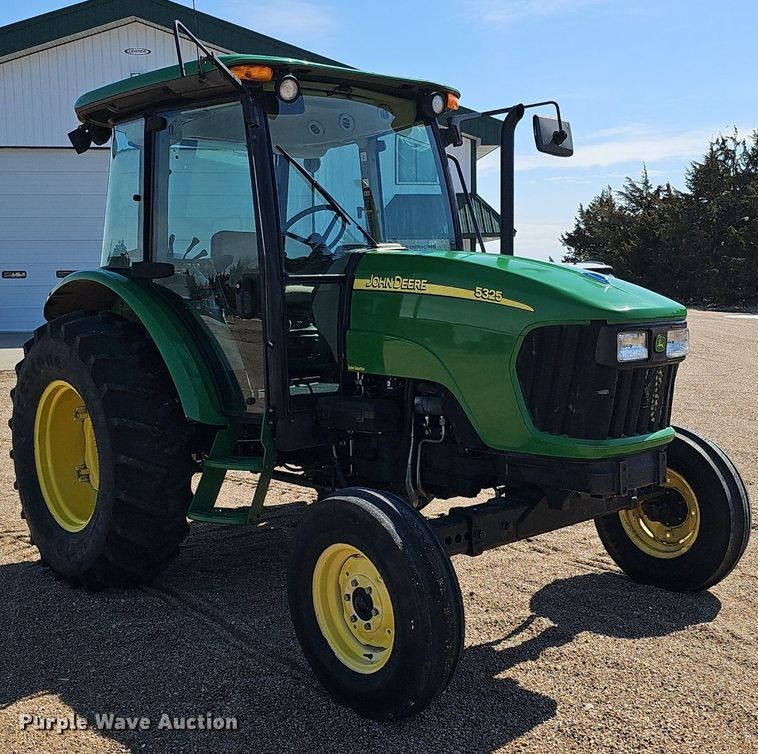 image for item DQ8644 2006 John Deere 5325 tractor