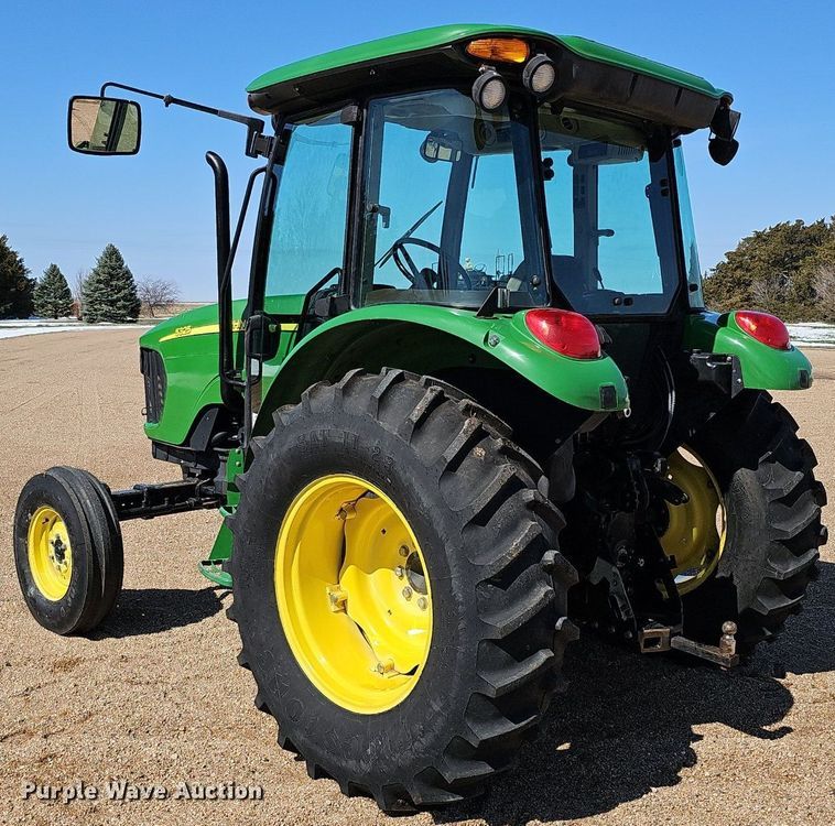 image for item DQ8644 2006 John Deere 5325 tractor