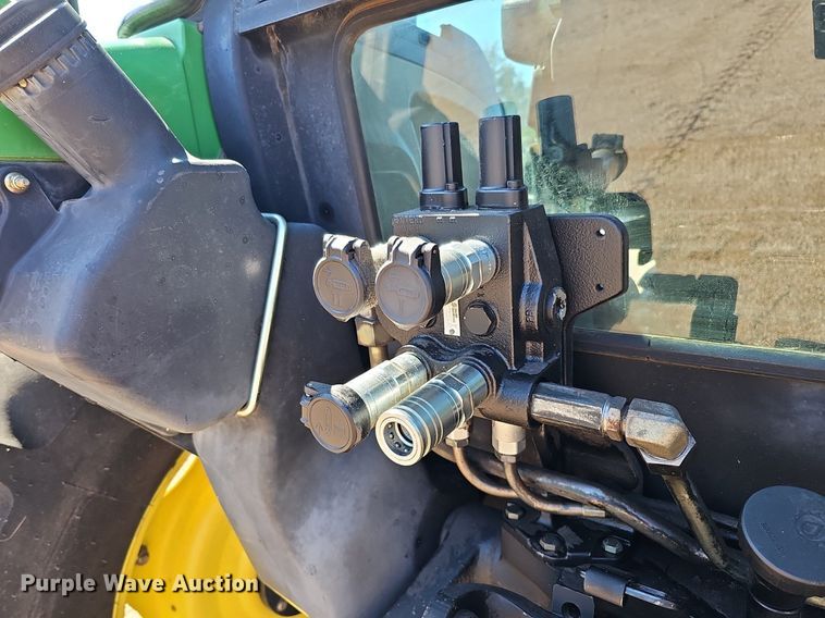 image for item DQ8644 2006 John Deere 5325 tractor