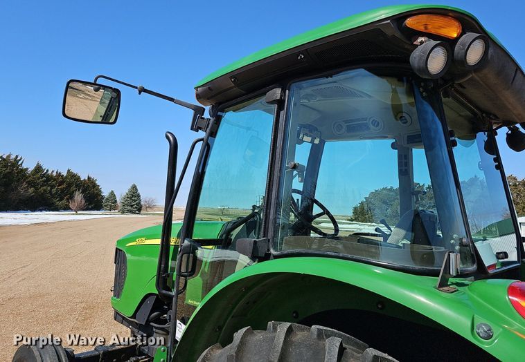 image for item DQ8644 2006 John Deere 5325 tractor