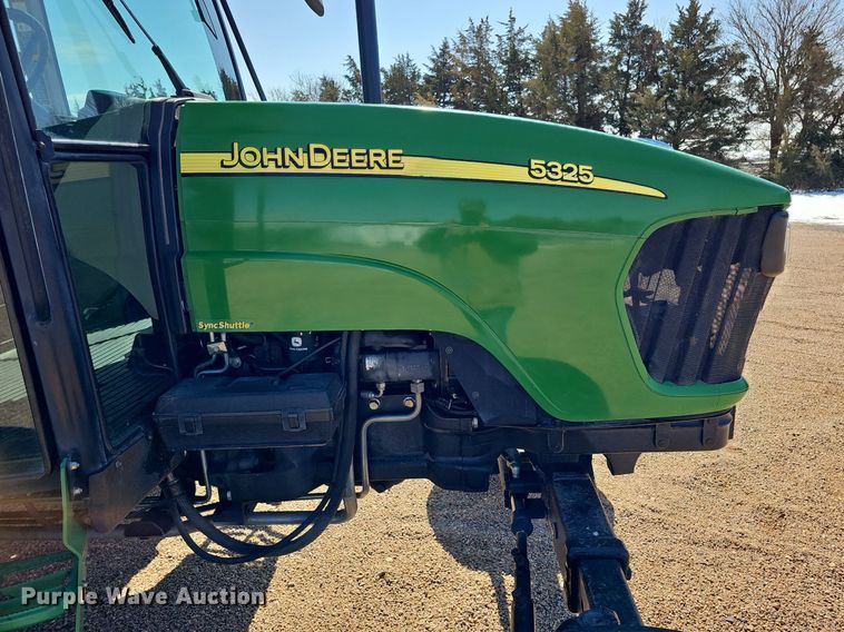 image for item DQ8644 2006 John Deere 5325 tractor