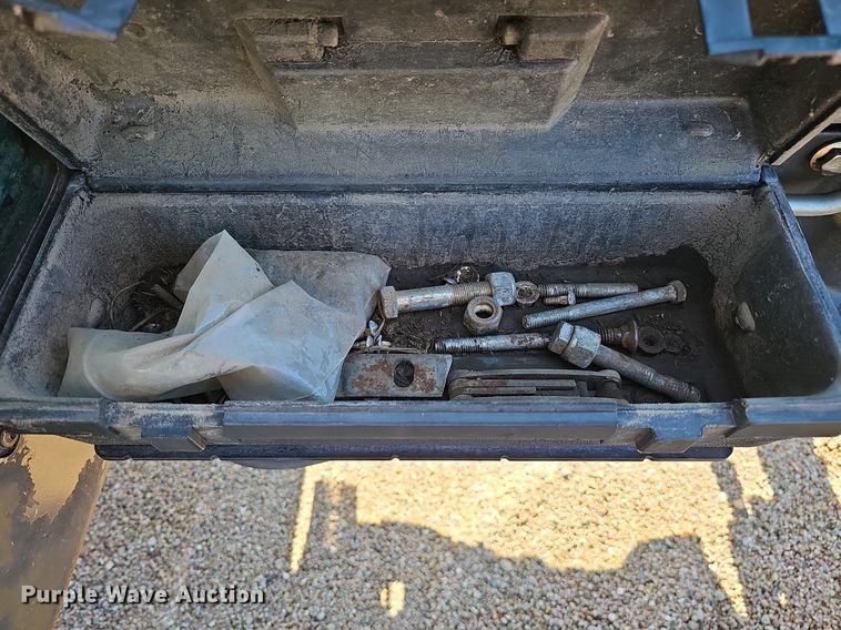 image for item DQ8644 2006 John Deere 5325 tractor