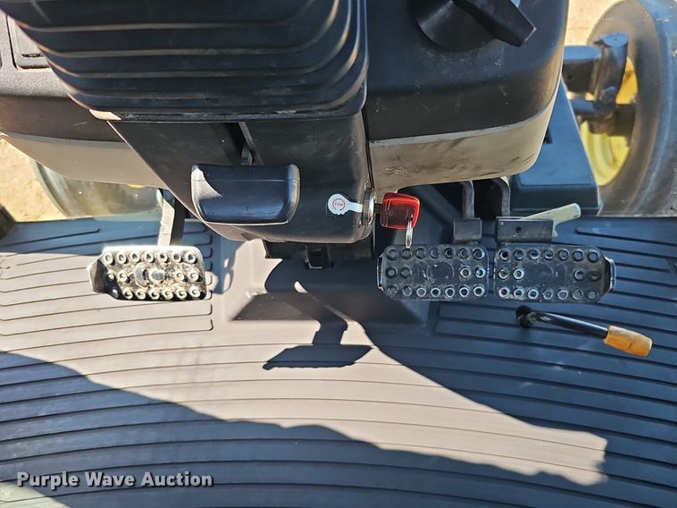 image for item DQ8644 2006 John Deere 5325 tractor