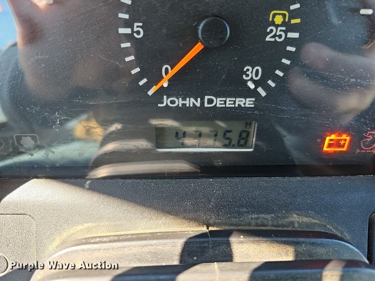 image for item DQ8644 2006 John Deere 5325 tractor