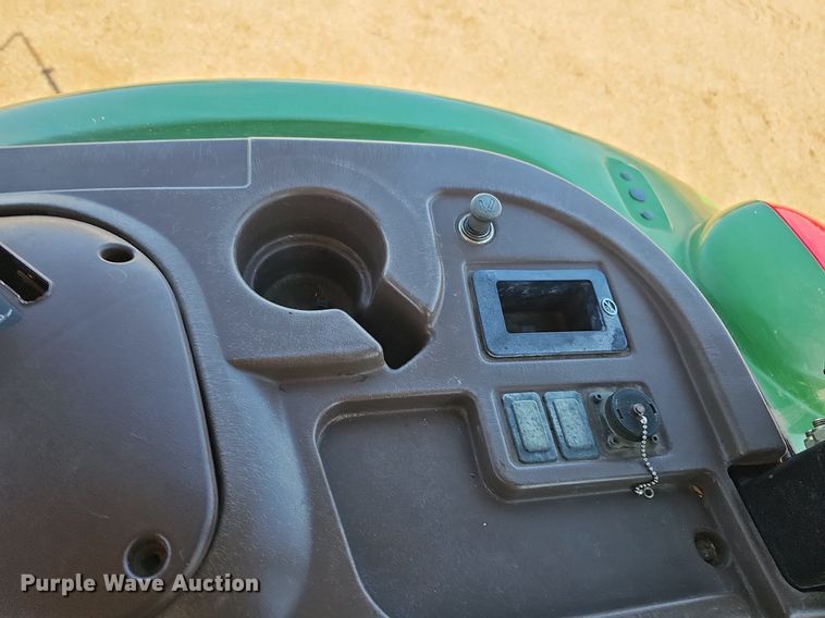 image for item DQ8644 2006 John Deere 5325 tractor