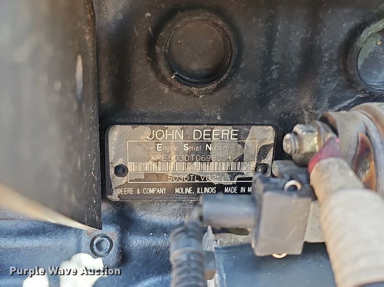 image for item DQ8644 2006 John Deere 5325 tractor