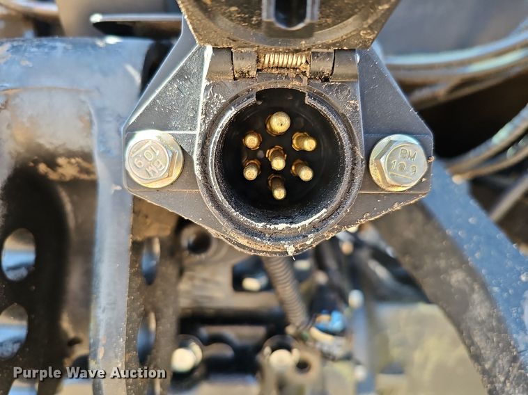 image for item DQ8644 2006 John Deere 5325 tractor