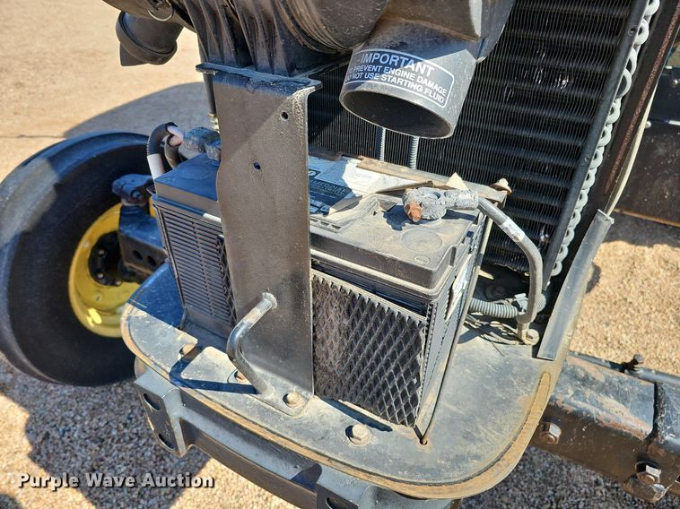 image for item DQ8644 2006 John Deere 5325 tractor