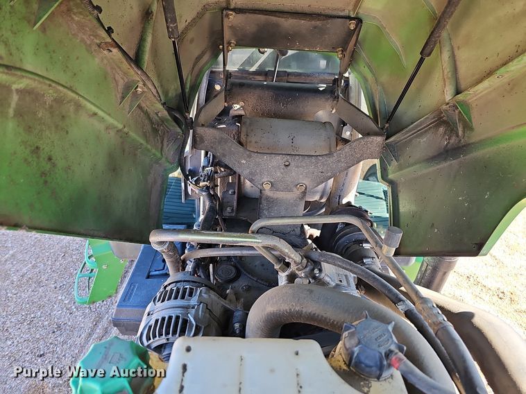 image for item DQ8644 2006 John Deere 5325 tractor