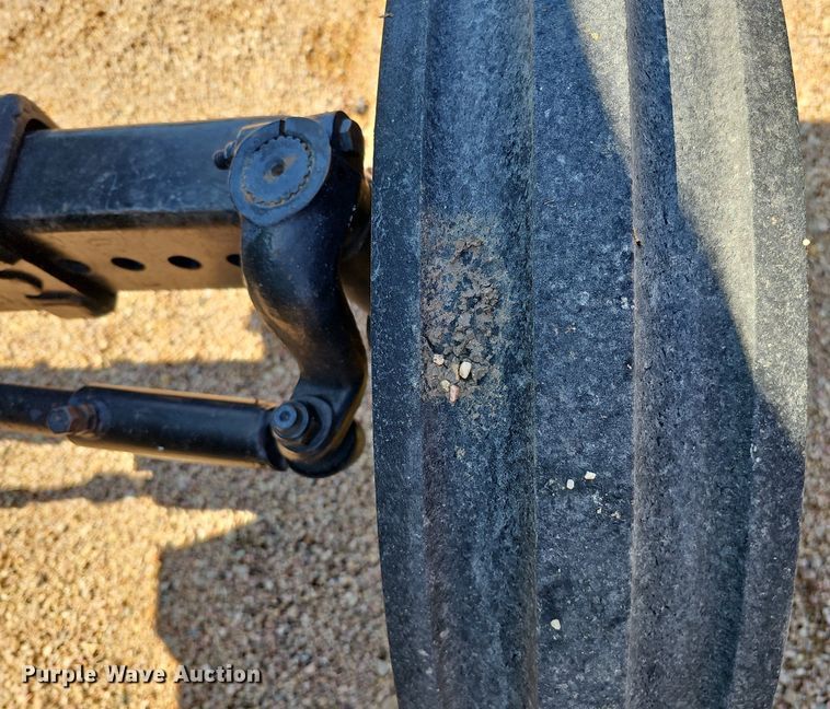 image for item DQ8644 2006 John Deere 5325 tractor