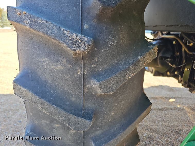 image for item DQ8644 2006 John Deere 5325 tractor