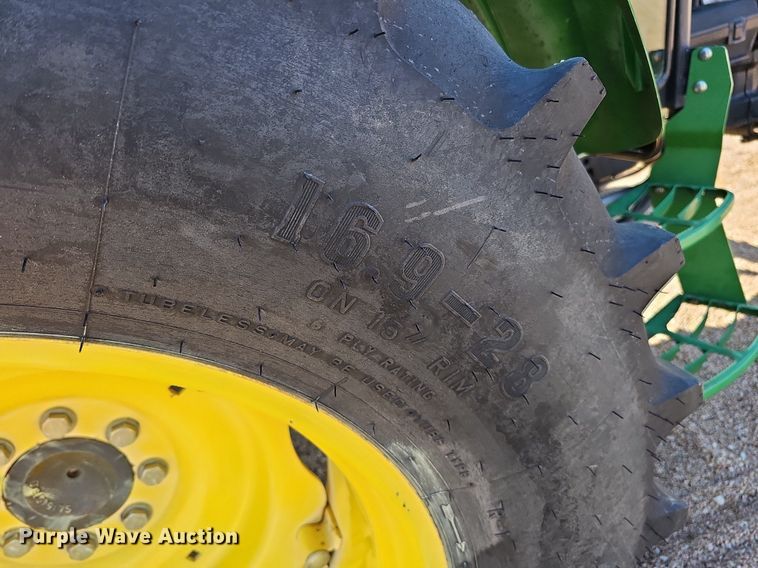 image for item DQ8644 2006 John Deere 5325 tractor