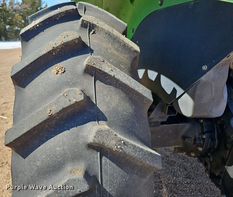 image for item DQ8644 2006 John Deere 5325 tractor