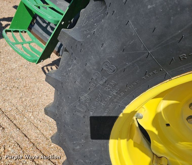 image for item DQ8644 2006 John Deere 5325 tractor