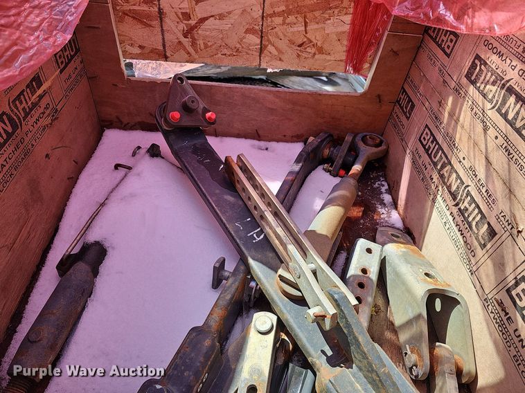 image for item DQ8644 2006 John Deere 5325 tractor