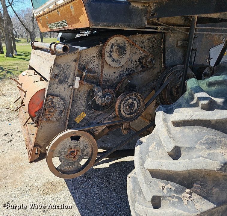 image for item DQ8685 Gleaner F combine
