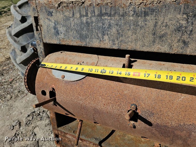 image for item DQ8685 Gleaner F combine