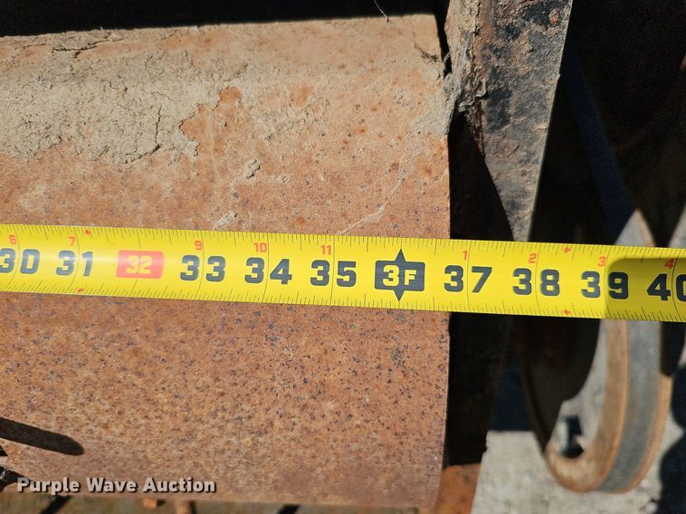 image for item DQ8685 Gleaner F combine