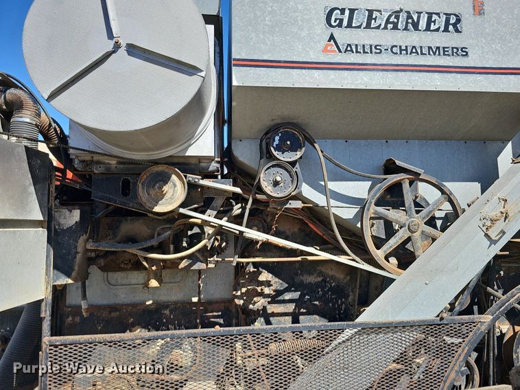 image for item DQ8685 Gleaner F combine