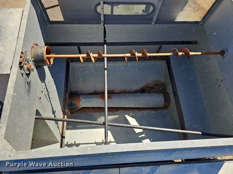 image for item DQ8685 Gleaner F combine