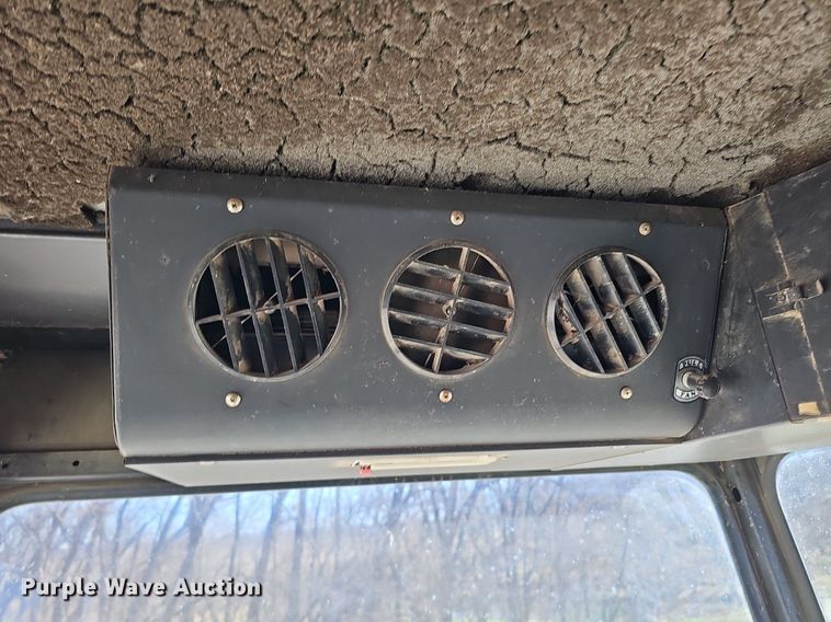 image for item DQ8685 Gleaner F combine