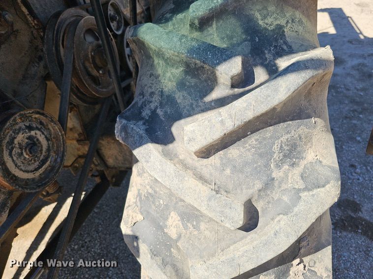 image for item DQ8685 Gleaner F combine