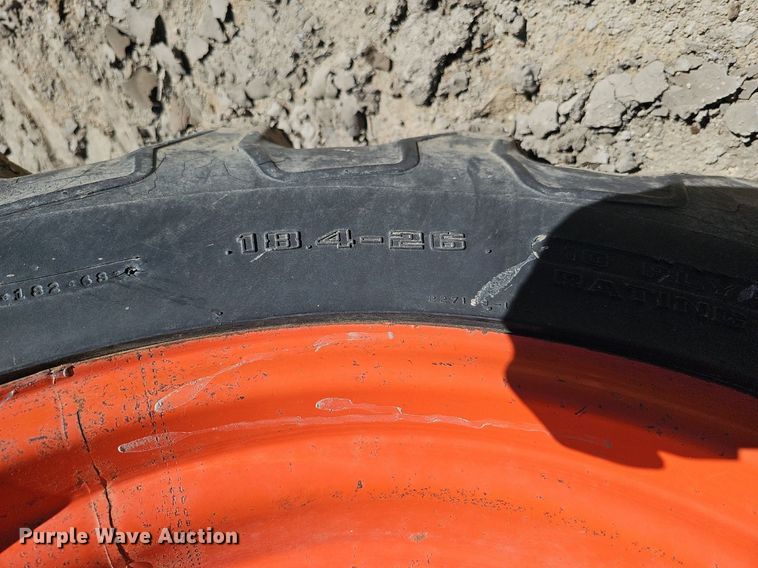 image for item DQ8685 Gleaner F combine